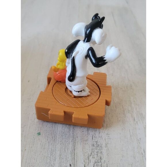 Space jam 1996 Sylvester tweety bird toy figure McDonald's - Picture 3 of 8